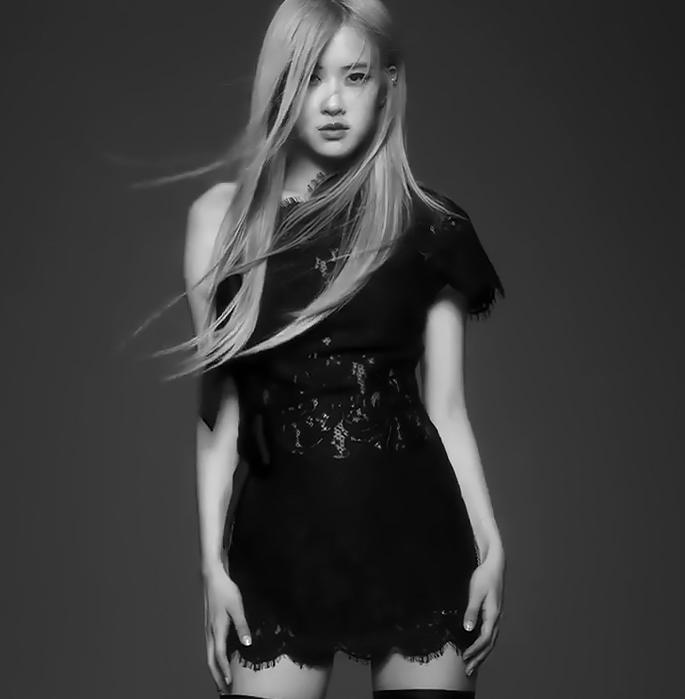 朴彩英照片世勋,朴彩英跟ysl签了几年