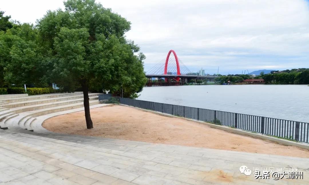 市区这8大公园“魔幻”变身！增添了游乐区、沙坑、足球场、彩绘墙....