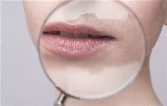 吴宣仪黑暗唇妆,吴宣仪用的是什么面膜