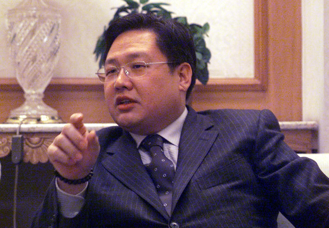 揭秘中国足坛疑似“资本家族”两队互换13名球员黑龙江女首富现身