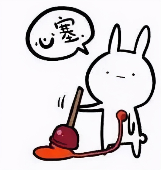 被告：嘿，我在工地做工没有在家，我也来不了法院！法官：好的,麻烦开下门，我就在你家门口！