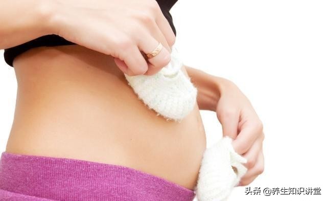 孕期为何*裤内**总是“湿乎乎”的？若发现这种分泌物，最好引起重视