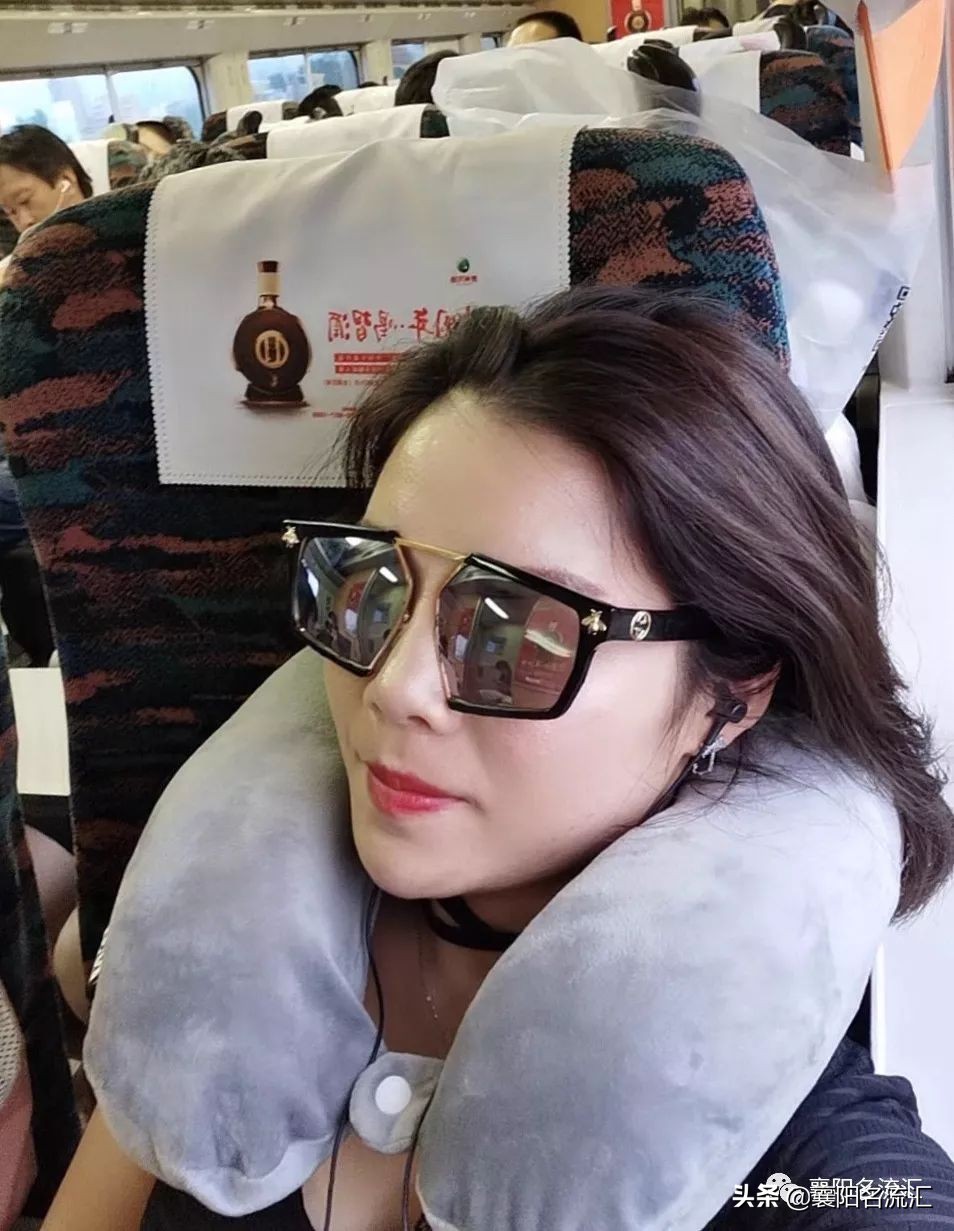 15岁出来闯荡社会的女生,女子15岁出来打拼