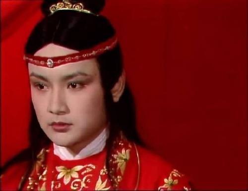 宝玉和源氏出家:不同文化背景下的相同选择