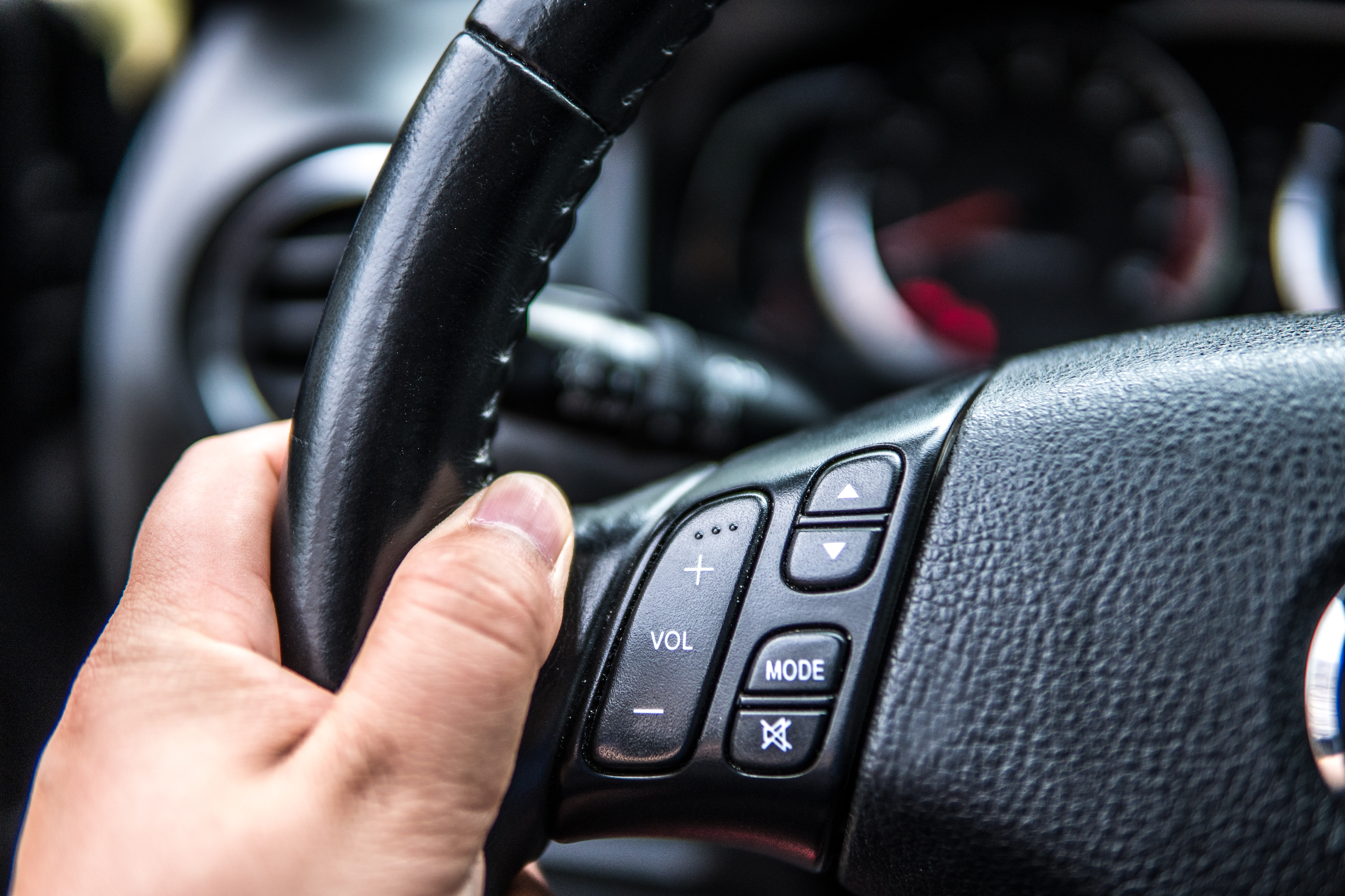 老马六买哪一年的好,老马六和现代车对比操控