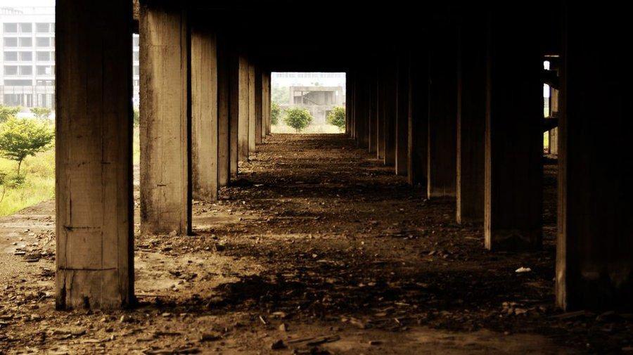 烂尾楼之殇解说,开发商不愿出资救烂尾楼