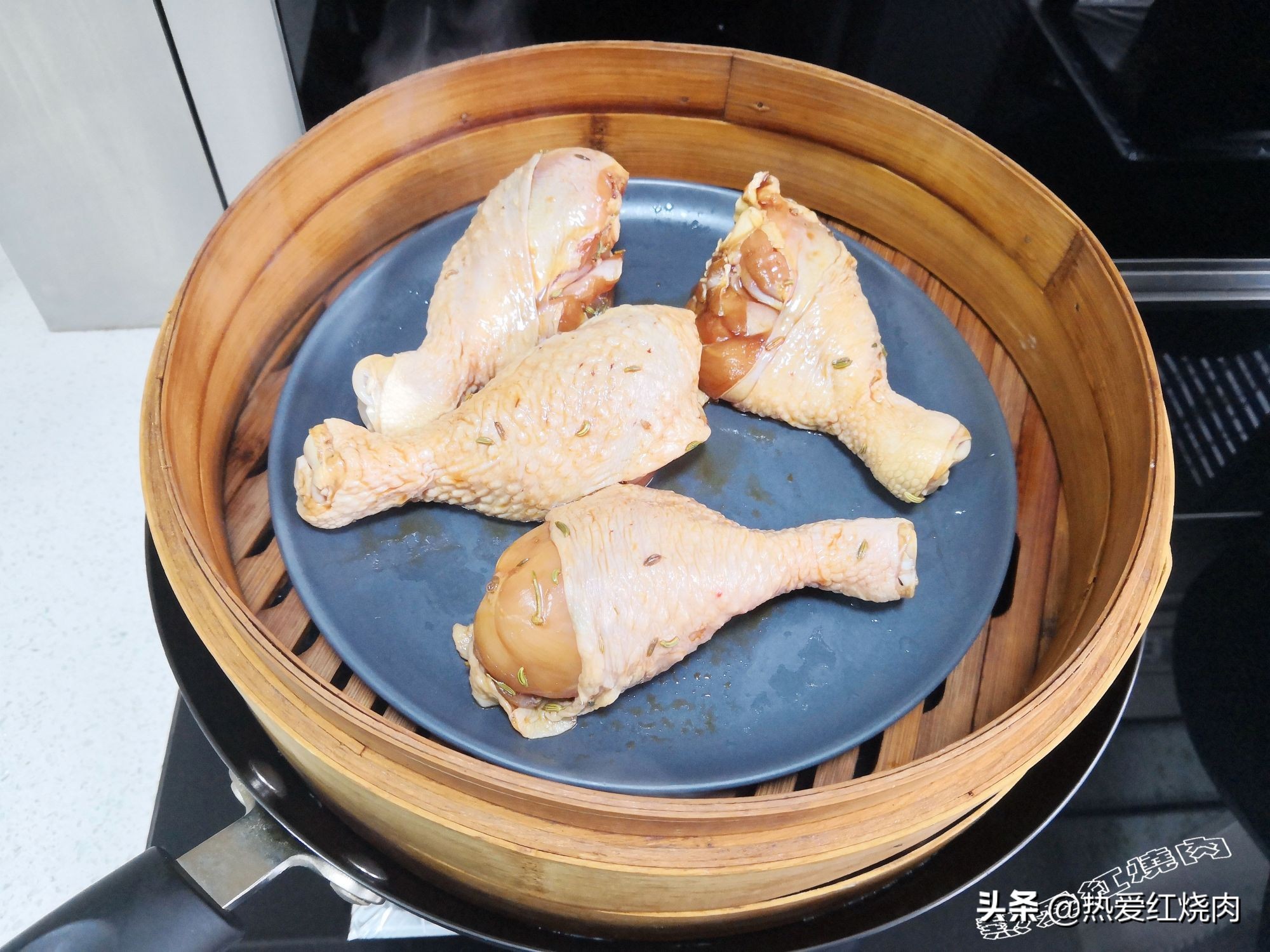 炸鸡腿炸出来怎么会有油,炸鸡腿炸熟后容易掉粉皮