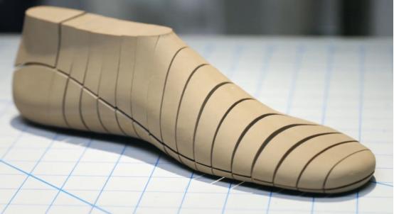 盘点那些带科技的跑鞋,被低估的超级跑鞋