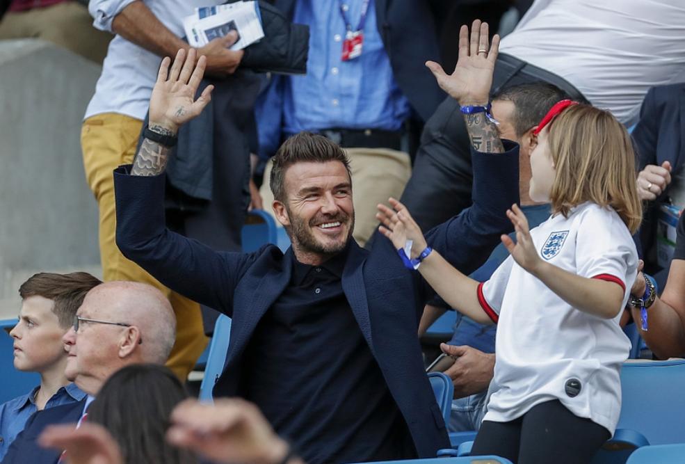 贝克汉姆晒和小七对嘴亲亲合照,贝克汉姆和小七的亲吻