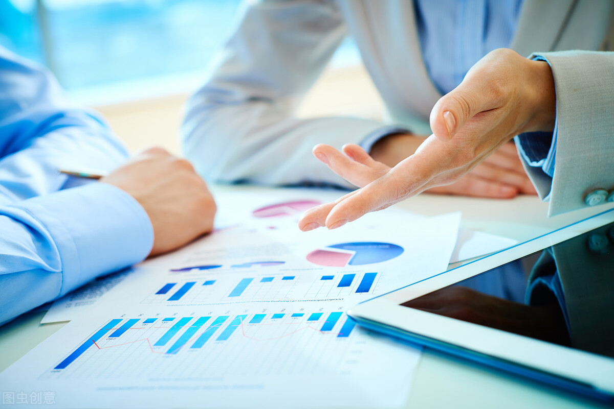 员工拿工资不认真做事,公司员工没活干怎么给工资