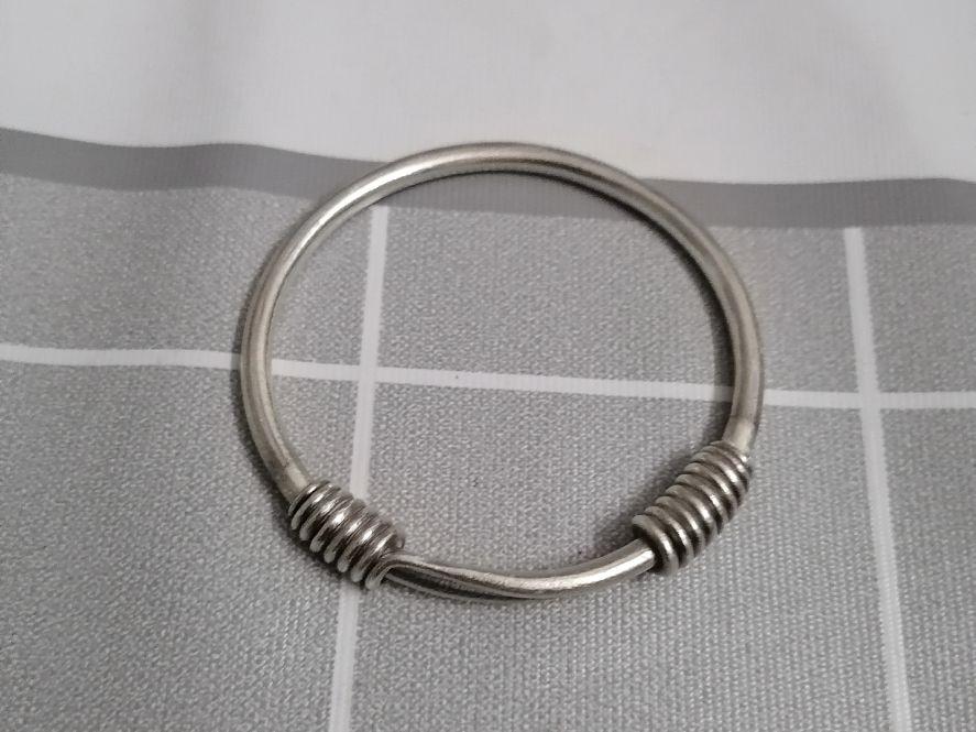 银饰变黑清洗不干净,银饰变黑后用锡纸加盐什么原理