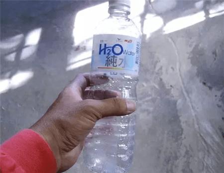 自制养花自动浇水神器教程,自制浇花喂水神器两根管