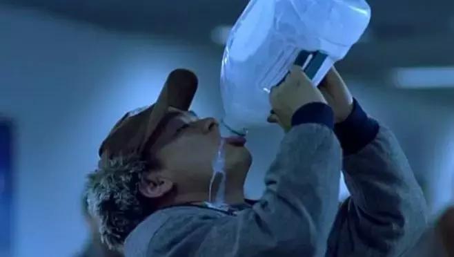 郭德纲岳云鹏在同龄人中成就,岳云鹏连续13年为郭德纲庆生