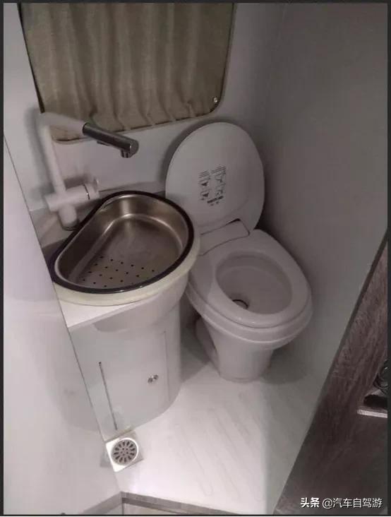 太阳能房车改装效果图,房车自驾游改装最佳方案