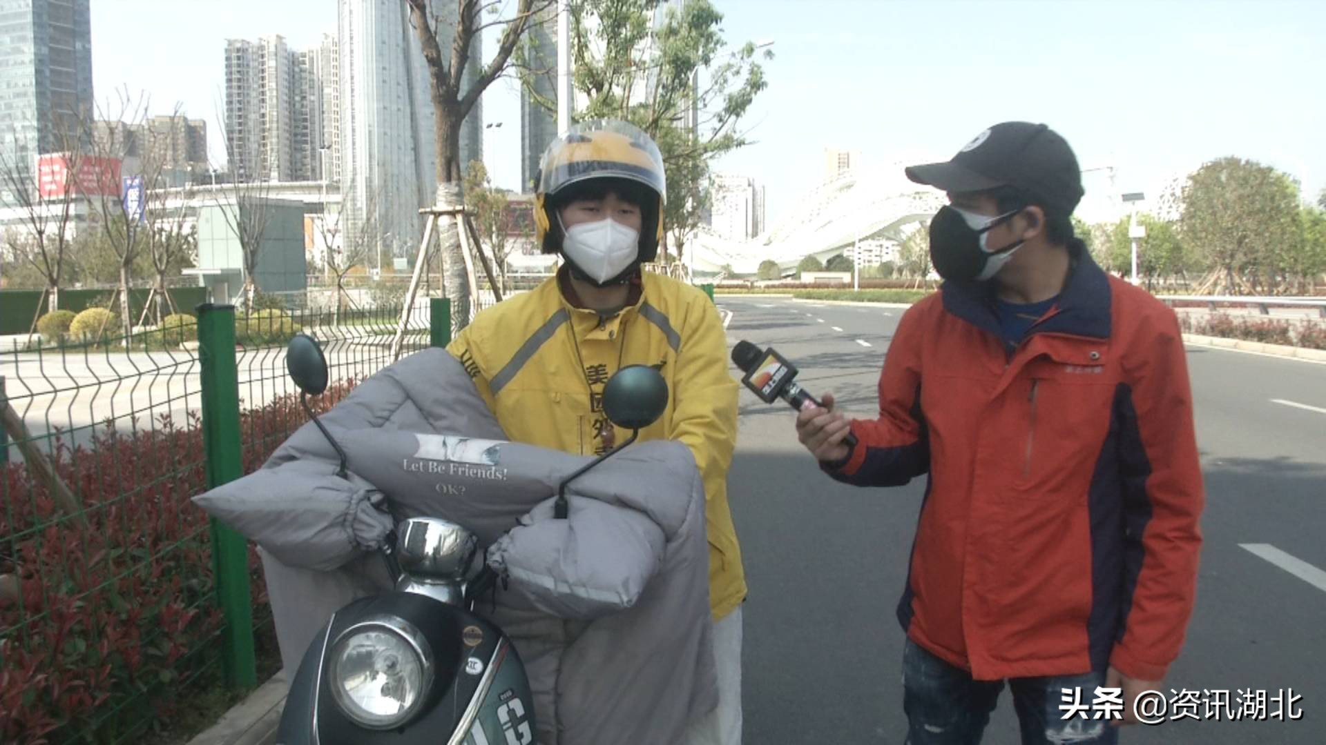 我在武汉|何文文:白加黑外卖小哥一天送餐200多份