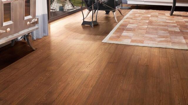 室内装修地面铺地板好还是瓷砖好,家里装修到底铺地砖好还是地板好