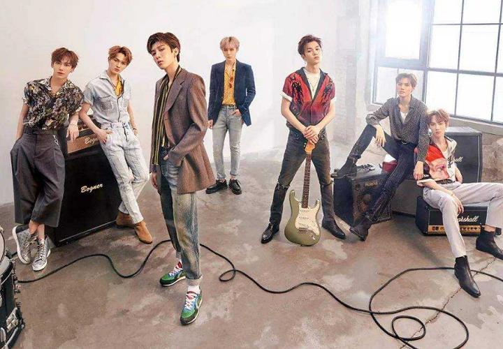 朱正廷叮嘱粉丝穿秋裤,范丞丞刚来乐华朱正廷评价