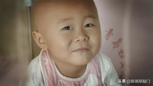 小孩得白血病父亲放弃治疗,父亲得知孩子患白血病