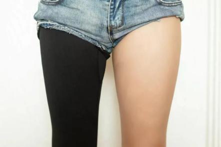 这条打*裤底**堪称裤子界小米,燃脂提臀还滋润身体,重点是自带磁疗