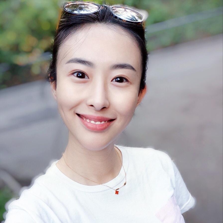 车模翟凌2018北京车展,中国第一车模翟凌复出