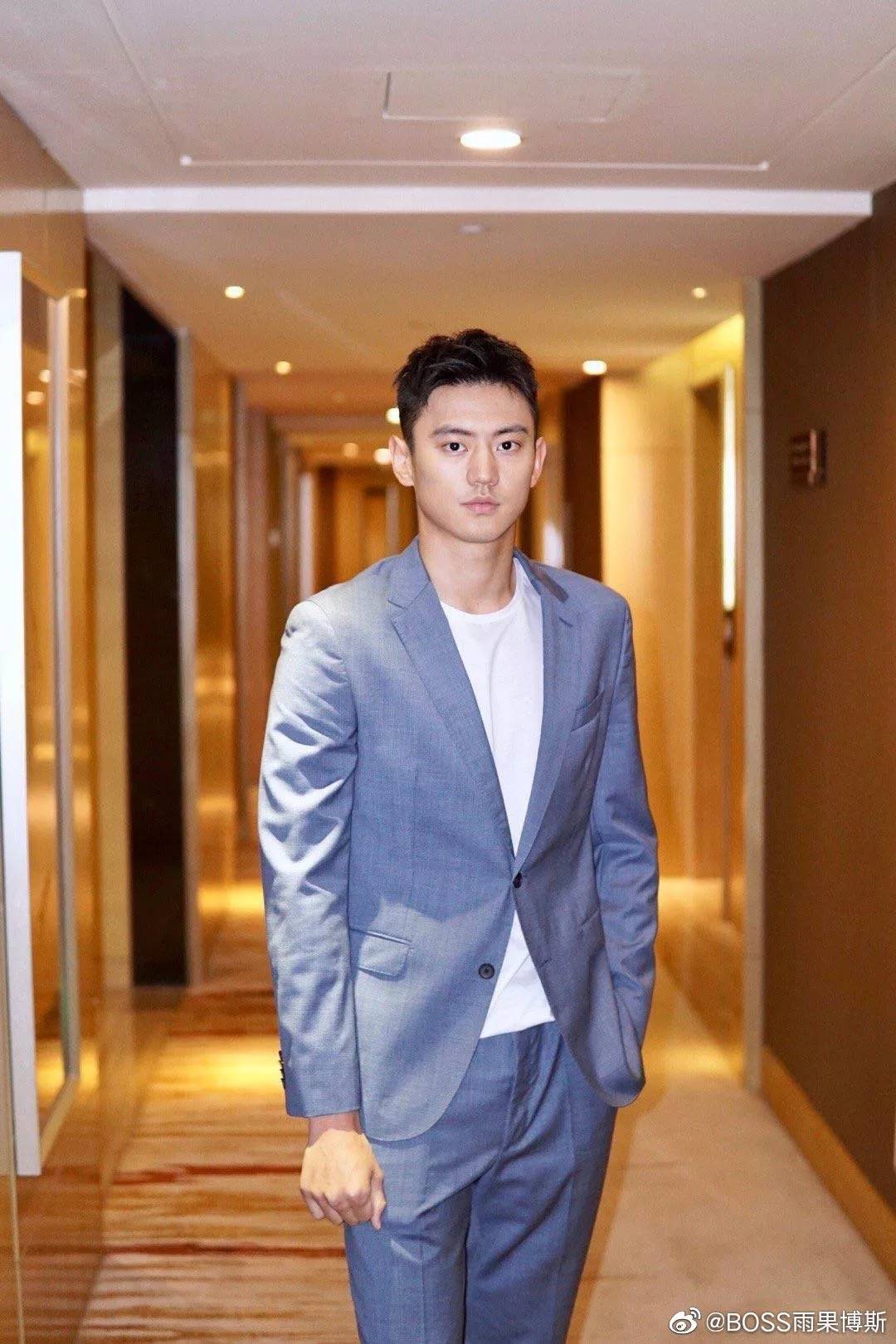 老铁放肆购！潮牌1~3折起，衣麦仓哈尔滨银泰店被时尚咖“攻陷”