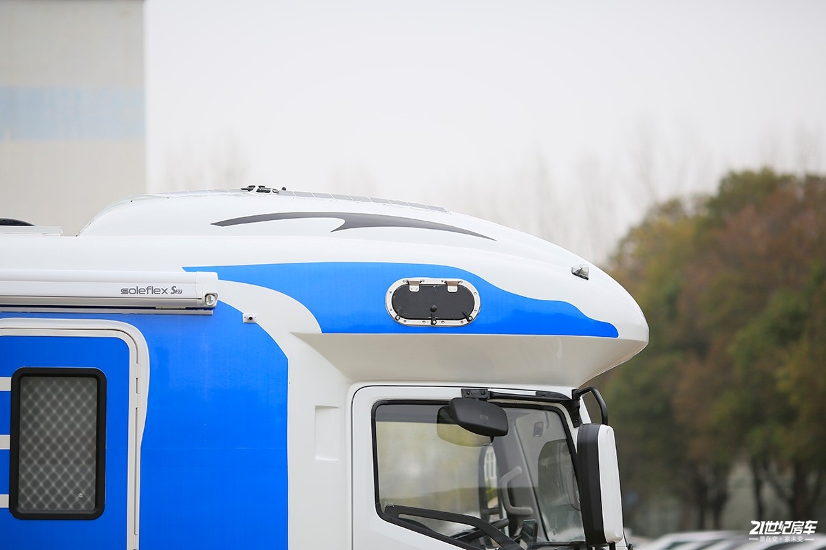 性价比入门房车,新飞国六平头轻卡房车