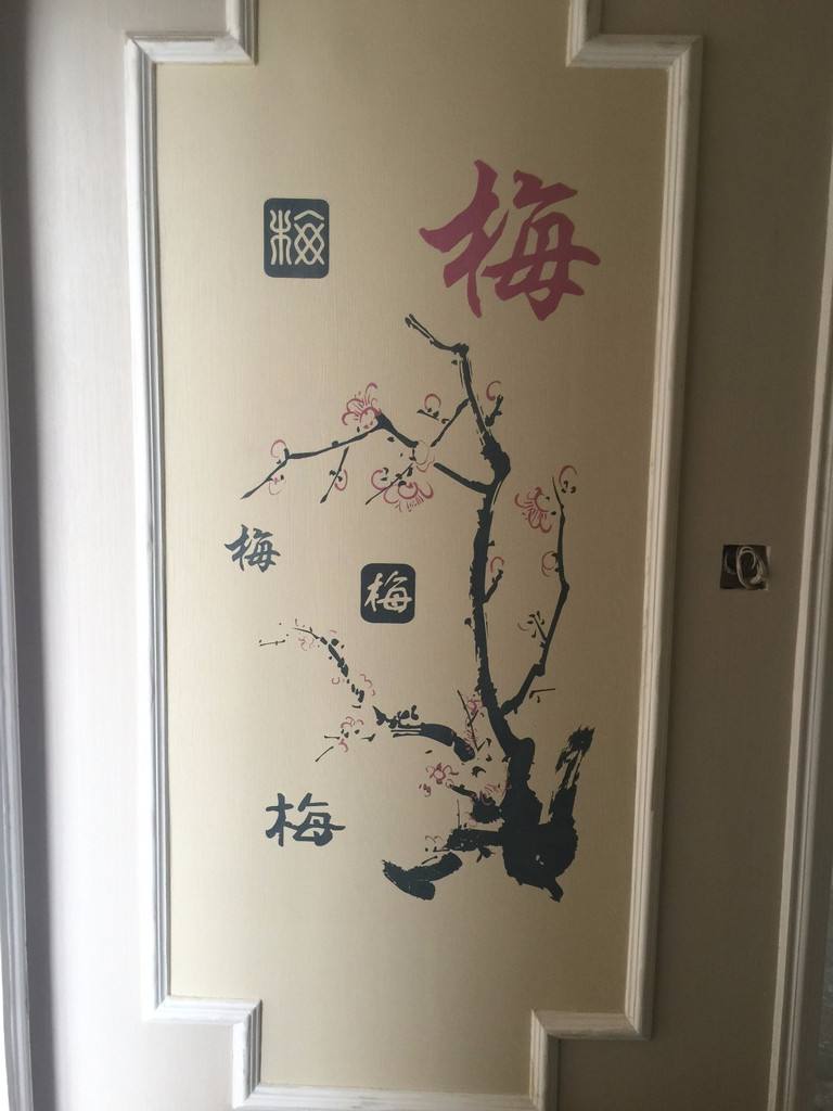 墙面翻新自粘墙纸,怎样用自粘墙纸自己装修房子