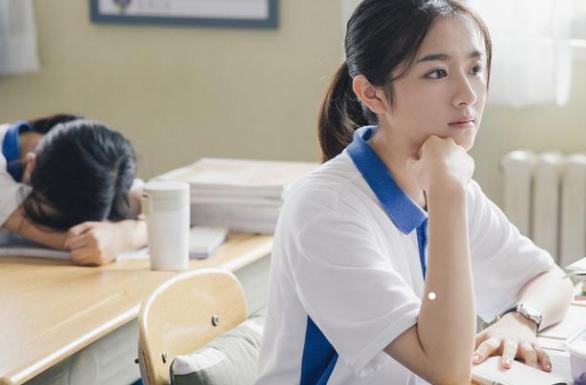 初中女生自认为很美的行为,初中女生自以为自己很漂亮的行为