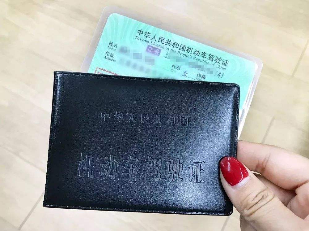 红绿色盲为啥不能开车,色盲可以开车吗可以考驾照吗