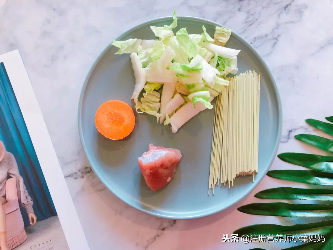 三分钟做一碗香喷喷的面条,简单早餐面条10分钟搞定适合小孩