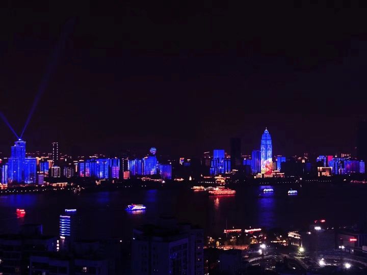 武汉足球海报图,武汉三镇足球宣传图片