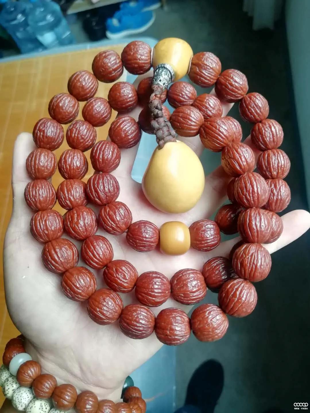 他试了一瓶“印度神油”，盘串6年，包浆妙啊