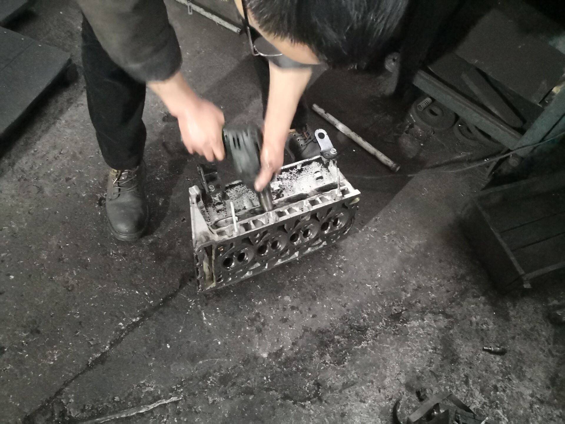 奥迪q3轿跑版烧机油吗,19款奥迪q3会烧机油吗