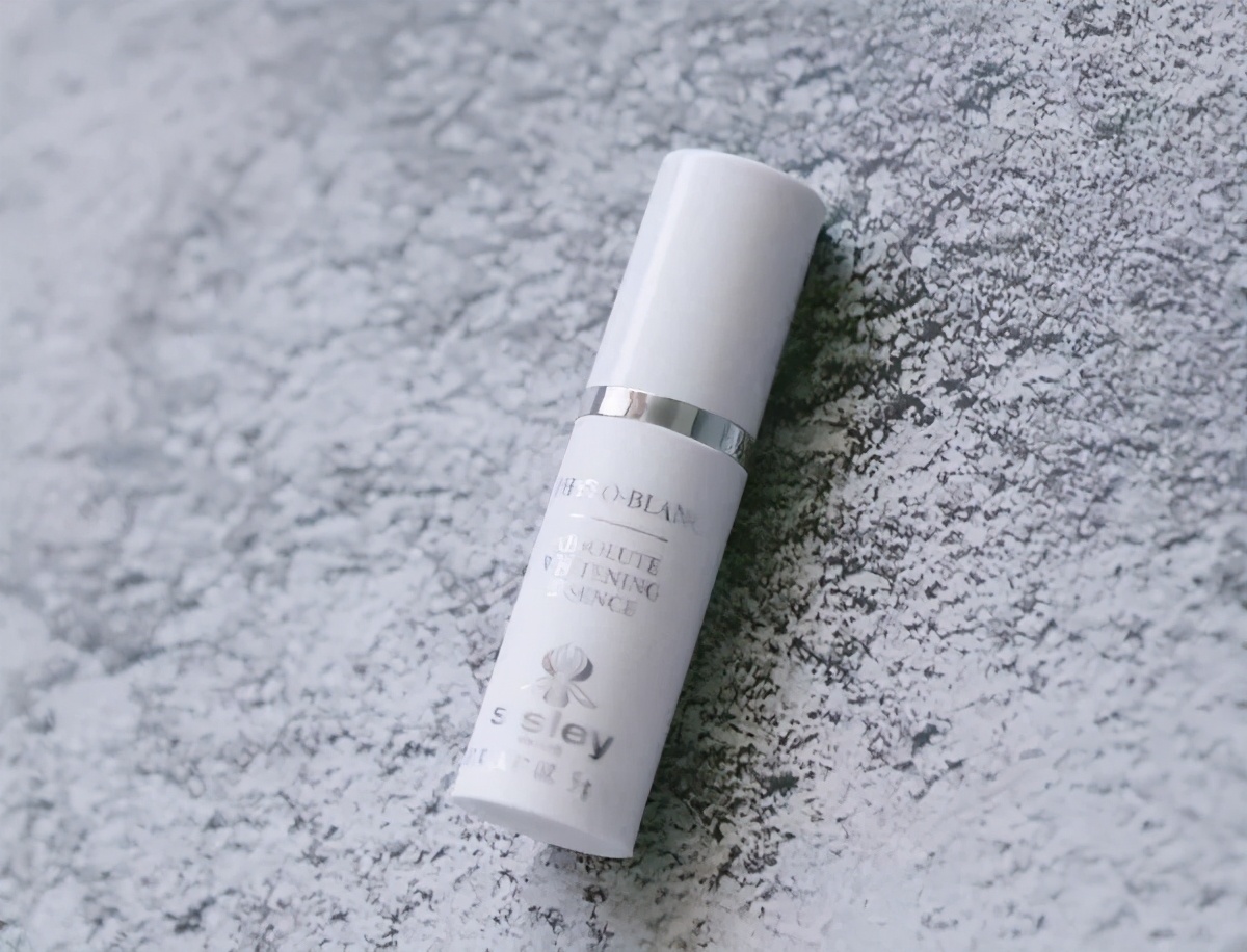 如何改变肤色暗沉平价美白精华,好的美白淡痘印的精华液