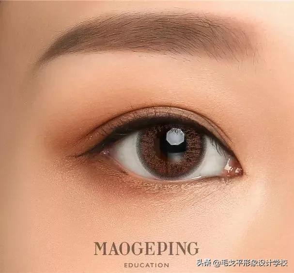 怎么避免眼妆脏,怎样防止眼妆脱落