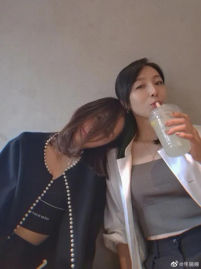 佟丽娅采访女性,佟丽娅采访新女性