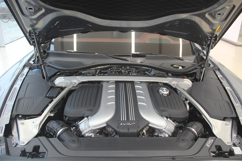 宾利飞驰2024款是立标还是平标,运动宾利飞驰