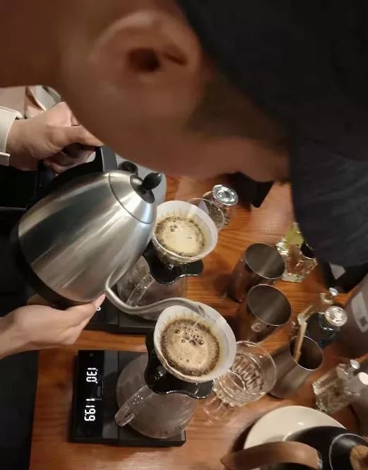 精酿啤酒咖啡征文题目 (啤酒咖啡治好重瘾者)