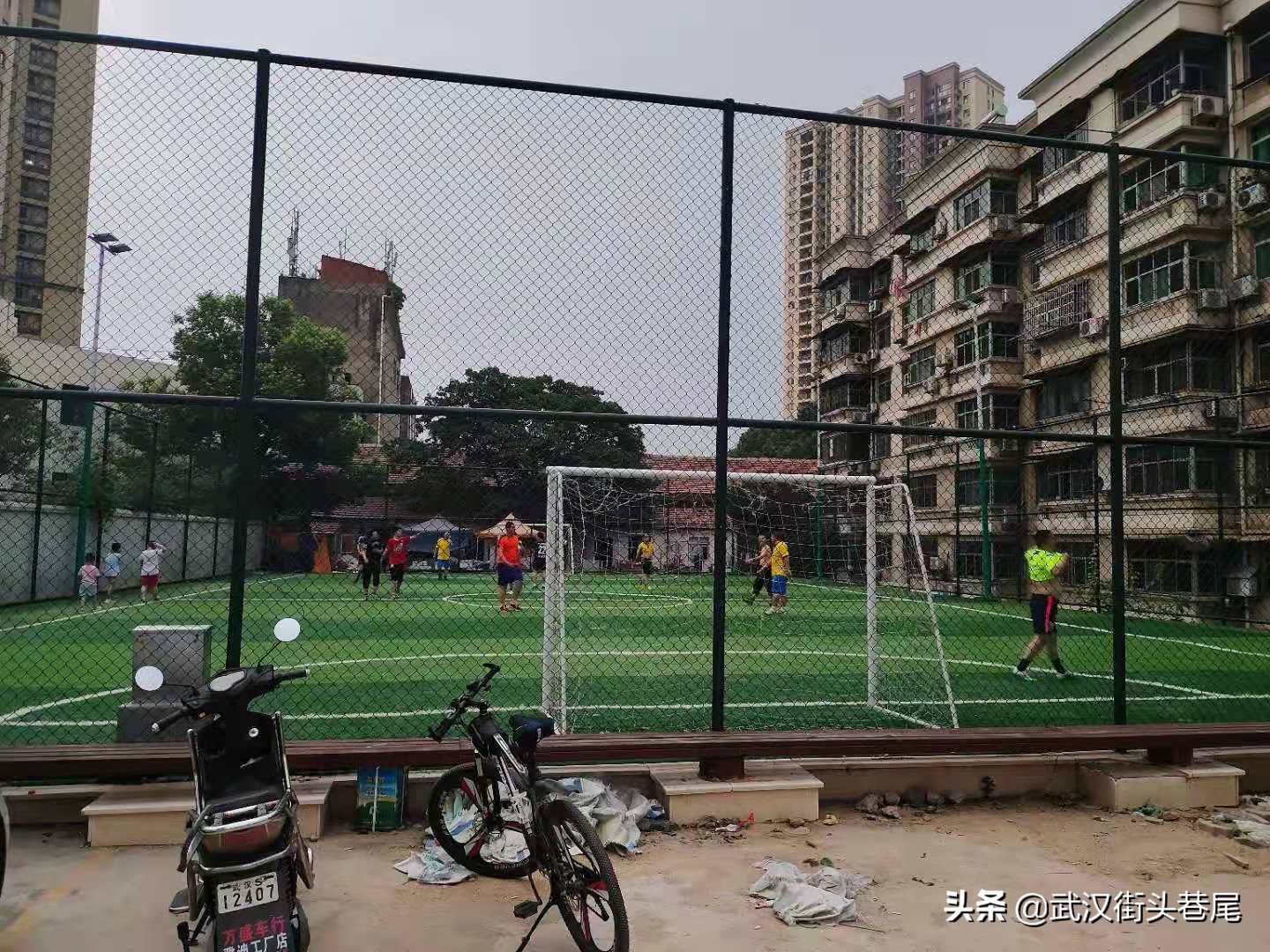 小区足球球场,小区内部足球场