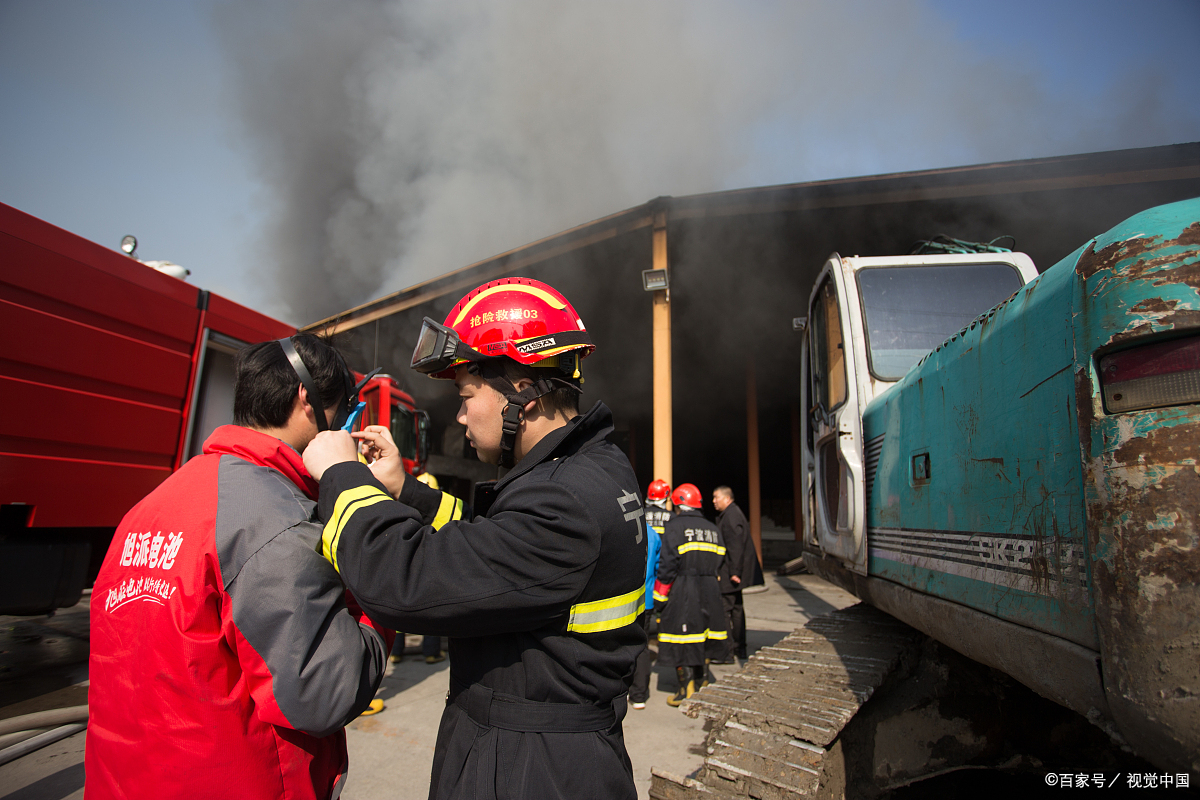 现在挖机司机工资怎么涨了,挖掘机司机有发展前途吗