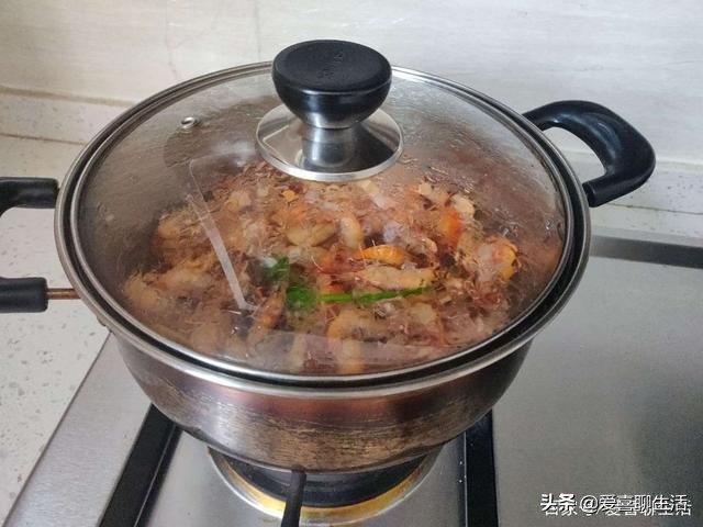 小河虾如何做才好吃,河虾这么做太好吃了
