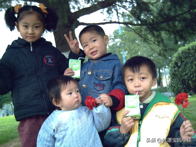 ad钙奶小孩喝多了有什么危害,ad钙奶给小孩喝有什么危害