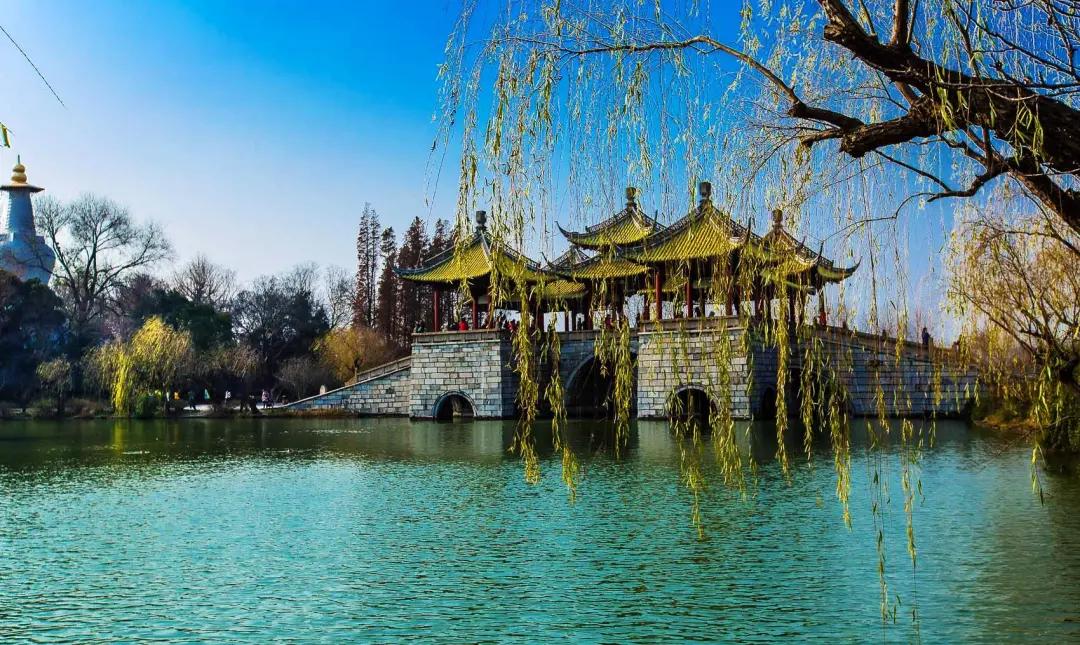 质造家居,扬州三盛希尔顿逸林酒店大床