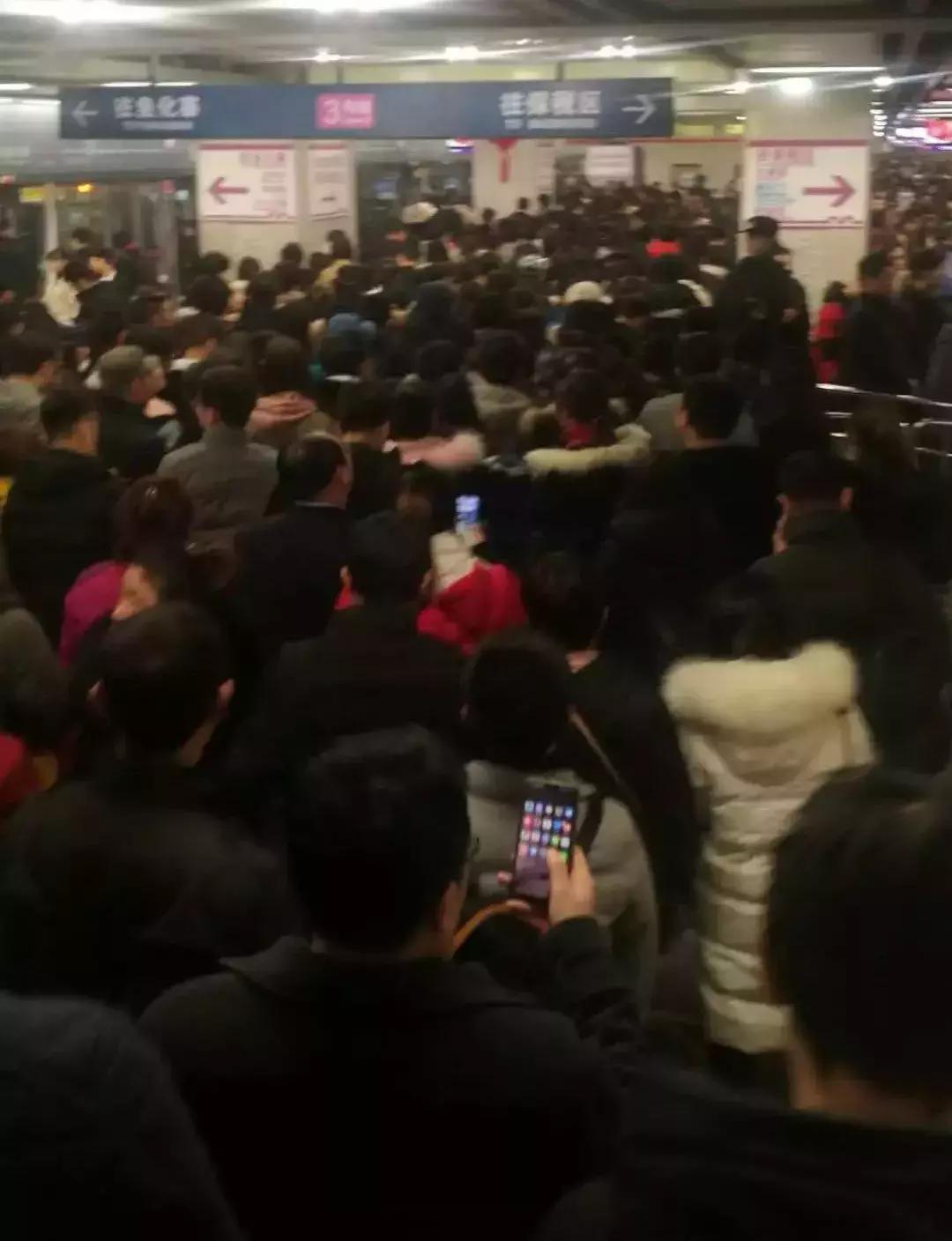 西安地铁大雁塔管控,西安地铁北大街站早晚高峰客流量