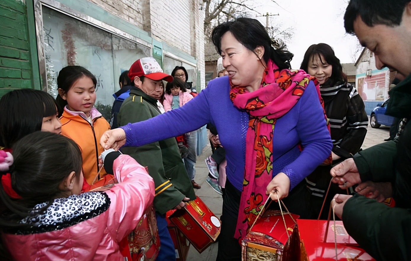 山西农妇丁书苗：卖鸡蛋起家，运煤成亿万富翁，因贪念59岁入狱