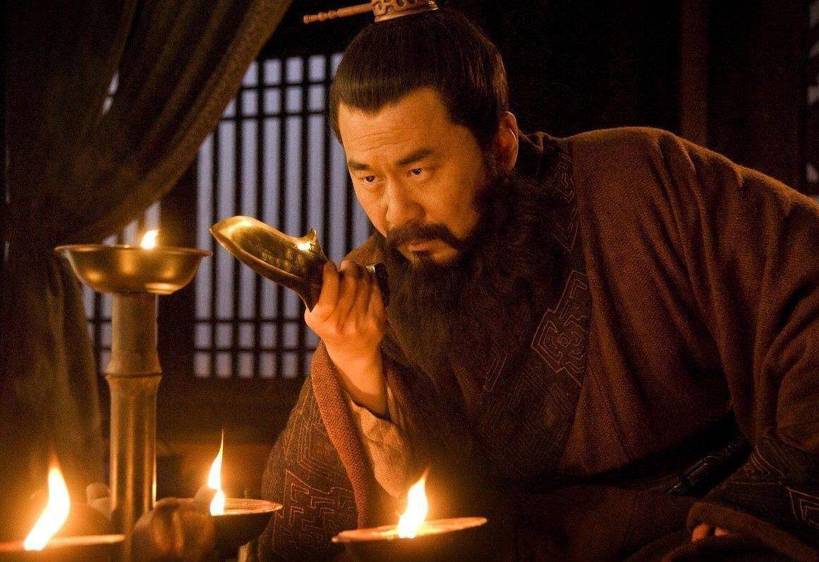 谁向曹操报告孙策有取许都之心,孙策平定江东全过程