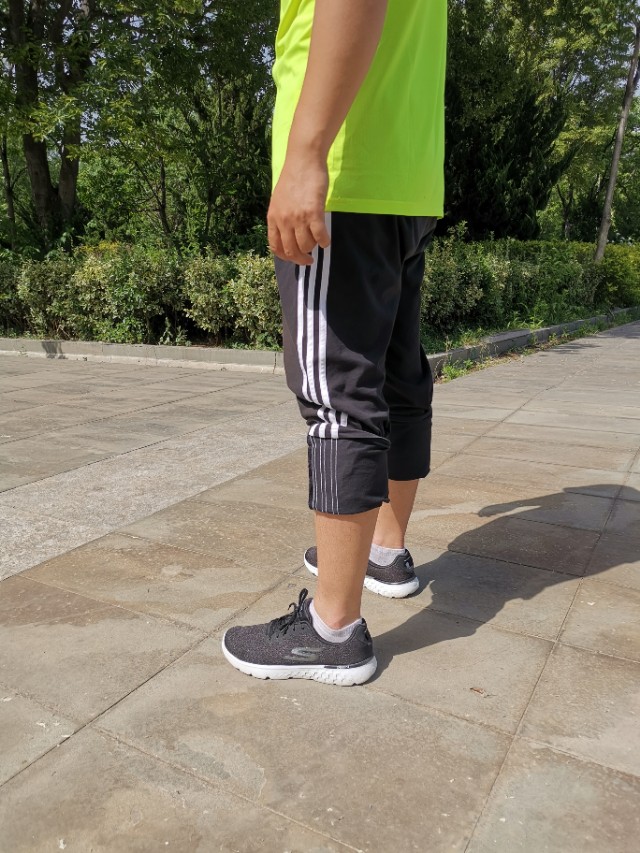 国产轻便健步鞋,美国生产的老年人健步鞋