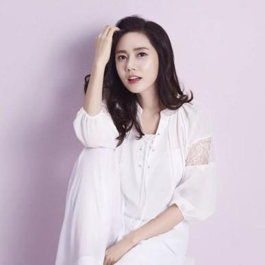 不老女神明星李英爱,51岁李英爱冻龄神颜的原因