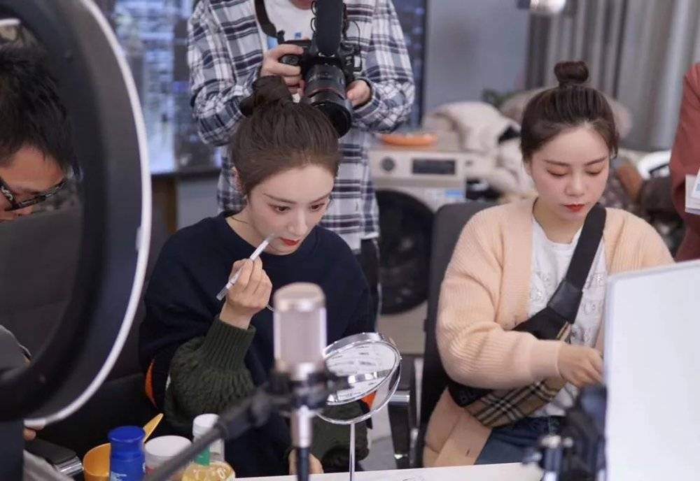 转场或者退出代购干不过主播?