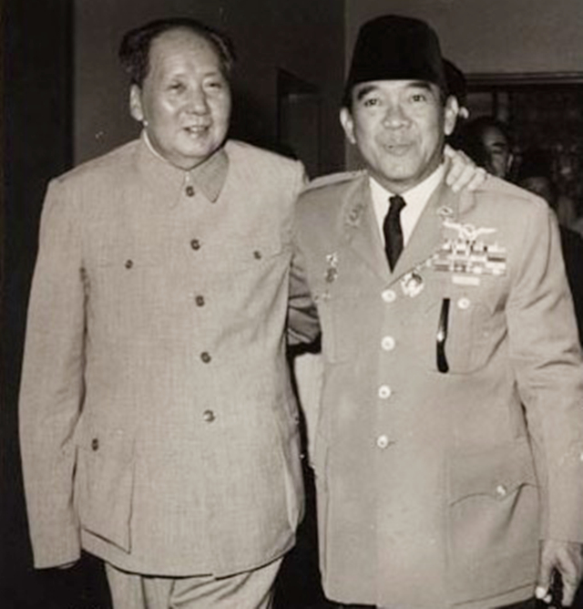 1956年，毛主席对台湾未来的精准预言，指出“只有两条出路”